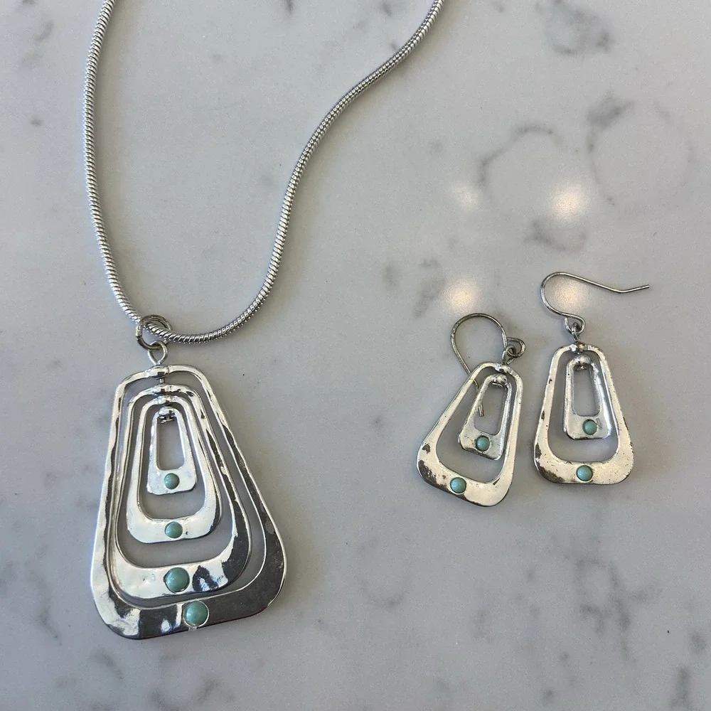Costume Jewelry‎ Set Necklace + Earrings Silver Plated With Blue Dot Accents 16